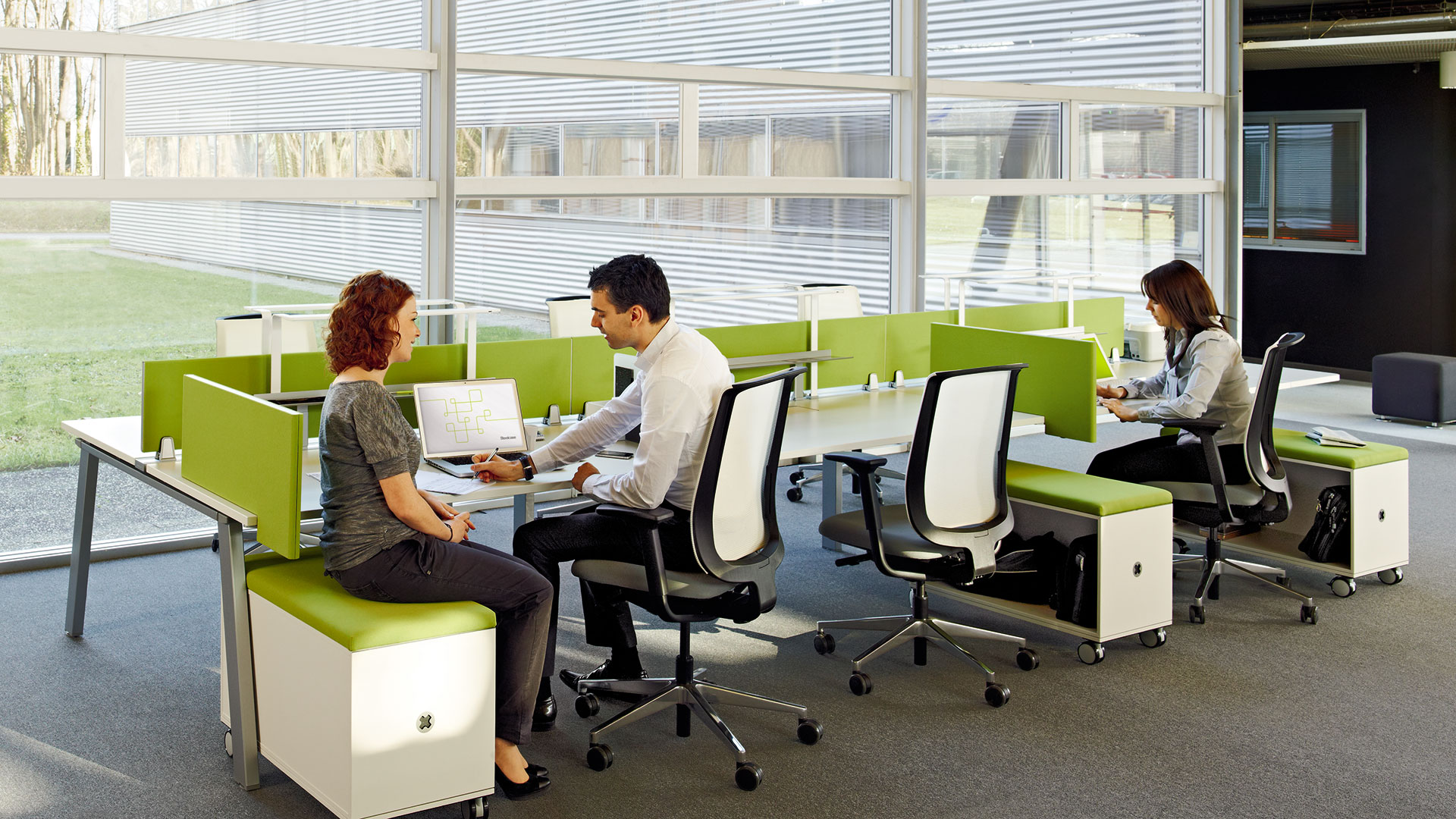 table-bureau-fusion-bench-atrium-2